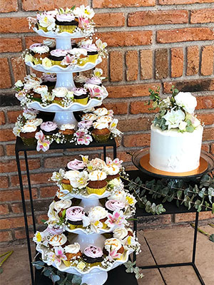 Pastel y cupcakes para boda de 50 personass